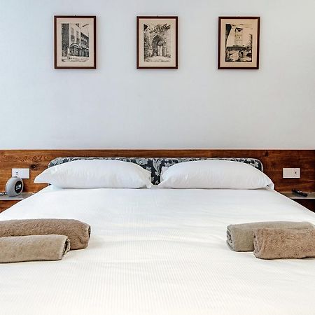 Suite Lo Storico - The House Of Travelers Como Bagian luar foto