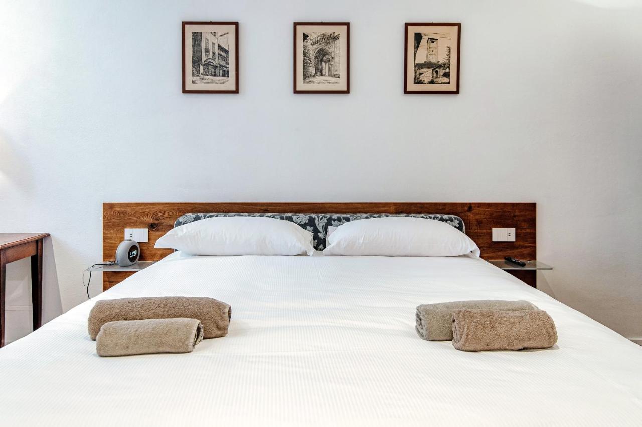 Suite Lo Storico - The House Of Travelers Como Bagian luar foto