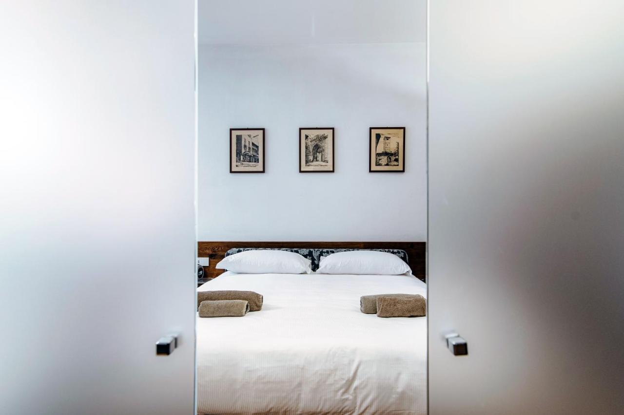 Suite Lo Storico - The House Of Travelers Como Bagian luar foto