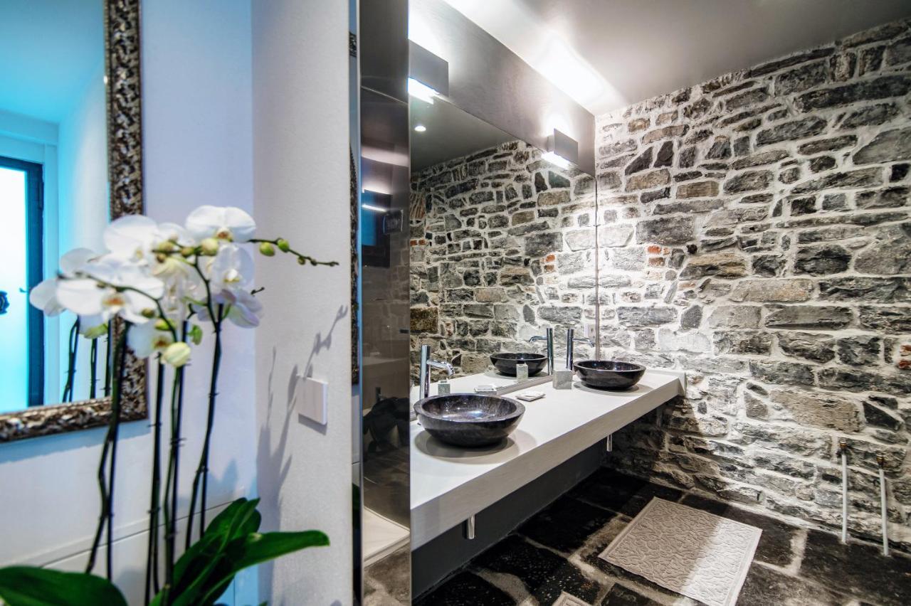 Suite Lo Storico - The House Of Travelers Como Bagian luar foto